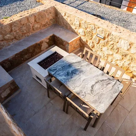 Serene And Modern With Private Pool Stunning Views Kharcha