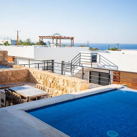 Serene And Modern With Private Pool Stunning Views Kharcha