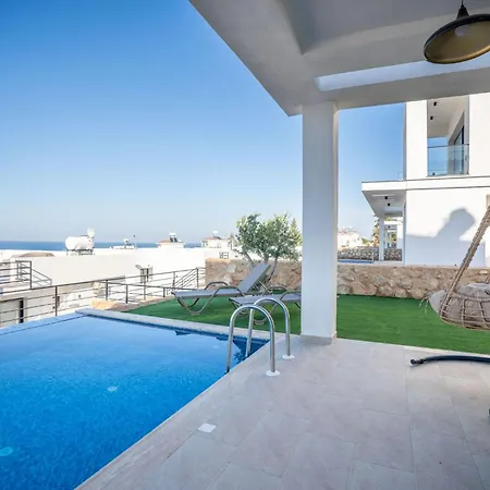 Serene And Modern With Private Pool Stunning Views