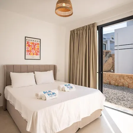 Serene And Modern With Private Pool Stunning Views Holiday home