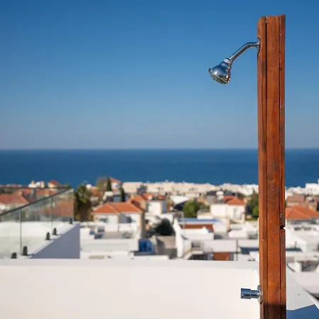 Nyaraló Serene And Modern With Private Pool Stunning Views *