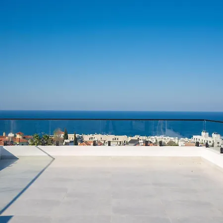 Serene And Modern With Private Pool Stunning Views Holiday home *