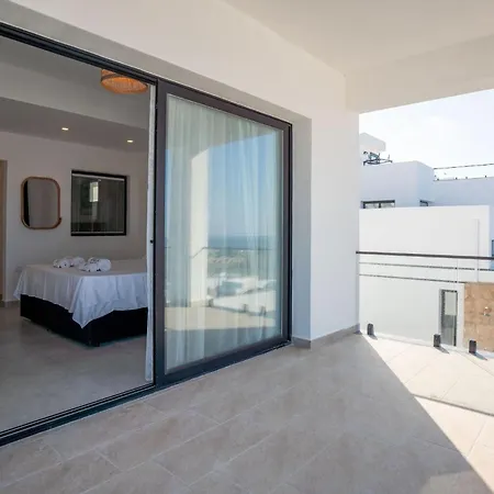 Serene And Modern With Private Pool Stunning Views *