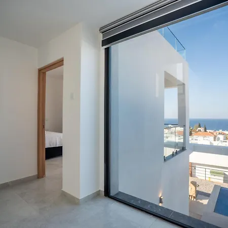 Serene And Modern With Private Pool Stunning Views Kharcha