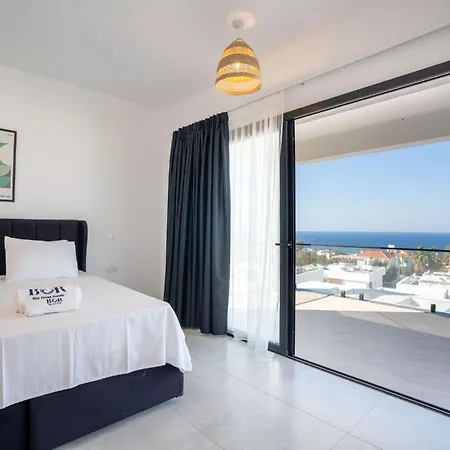 Serene And Modern With Private Pool Stunning Views Holiday home