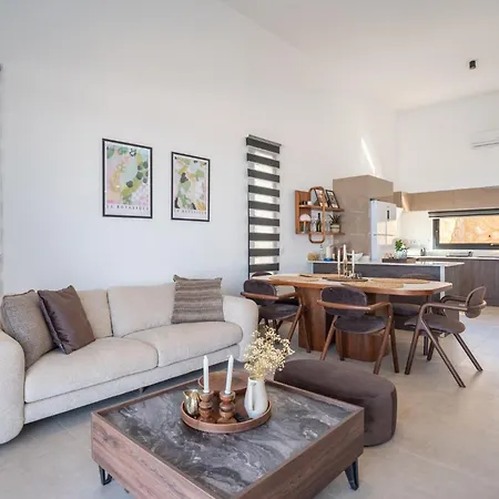 Serene And Modern With Private Pool Stunning Views Nyaraló *