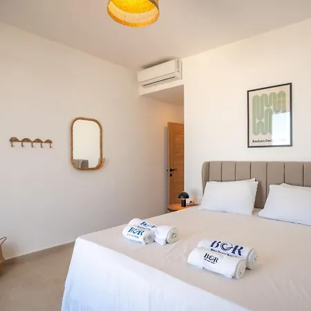 Nyaraló Serene And Modern With Private Pool Stunning Views *