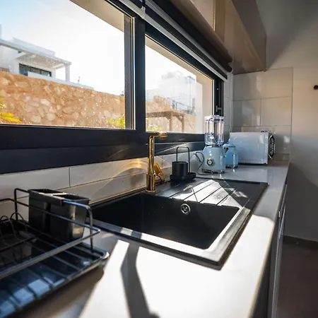 Nyaraló Serene And Modern With Private Pool Stunning Views