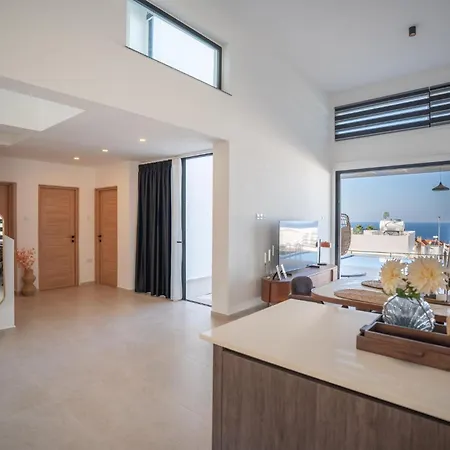 Serene And Modern With Private Pool Stunning Views Holiday home *
